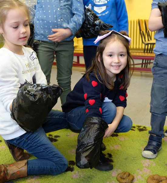 Voorlichting op school in Limburg hoe omgaan met honden door Xanuul